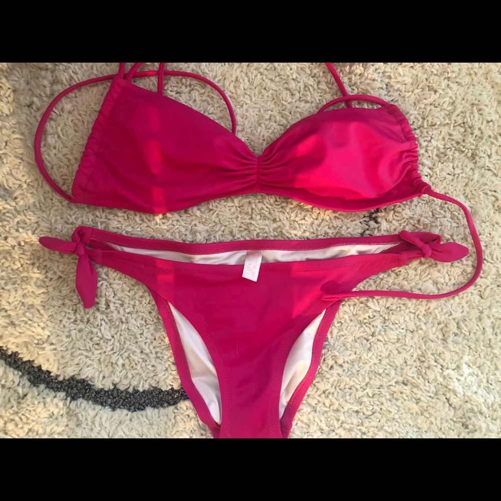 Victoria’s secret-Hot pink string Bikini